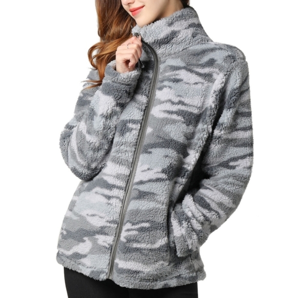 Women's PLUSH Check Full Zip Sherpa Teddy Jacket - Picture 4 of 4